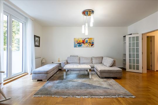 Vračar | 3.0 stan 106 m² | Garaža | Hram
