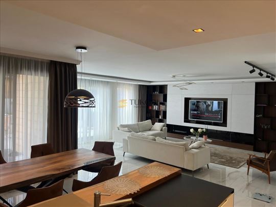 4,0 stan od 130m2 + 70m2 dvorište,Telep