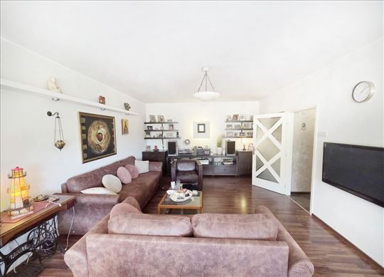 4.5, 124 m2, kompletno renoviran, Blok 33