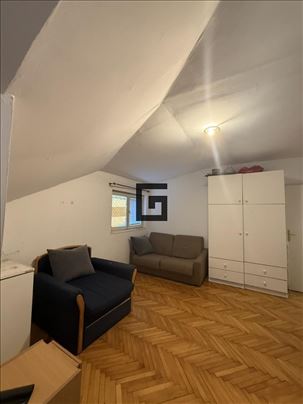Garsonjera 29 m²–Vračar, kod Hrama ID#2839