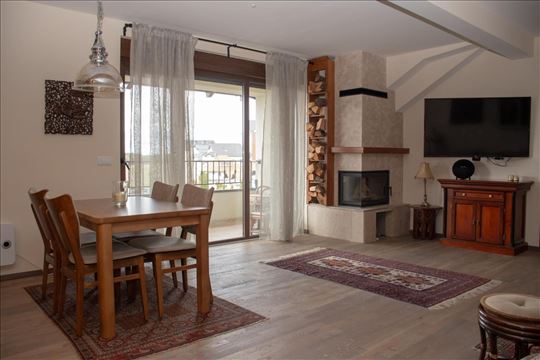 LUX 4.0 l Zlatibor l namešten l pogled na Tornik