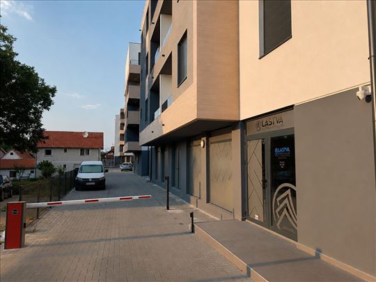 Modern 2.5 stan u novom kompleksu, Zemun 