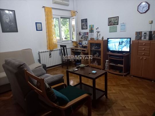 Salonac sa baštom na Neimaru