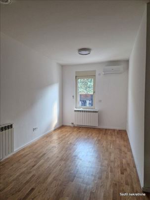Đeram, 1.0, 37, neuseljavan, prazan, na duže