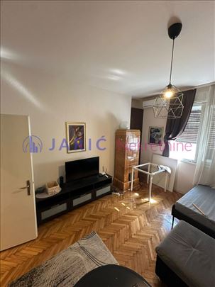 Moderan, renoviran stan 30m²–Saborna Crkva!