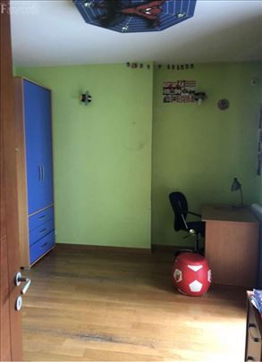 Prodajem deciju sobu