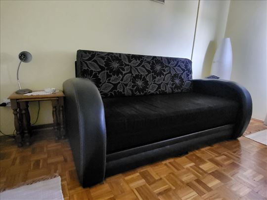 Trosed na razvlacenje i 2 fotelje