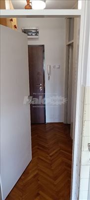 Jednoiposoban stan Novi Beograd