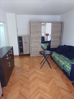 Karaburma, Husinskih rudara, 23m2, terasa10m2