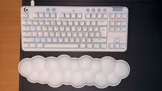 Logitech G713