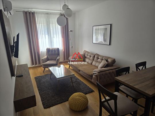 Jednoiposoban stan - 40m2 - Rotkvarija - Parking