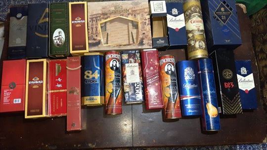 Kutije od zestokih pica 36 komada
