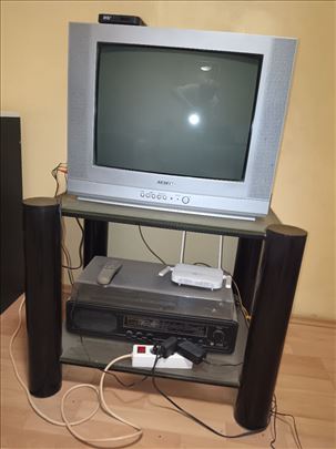 Metalno-stakleni TV stočić