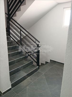 Nov 1.5 soban stan u centru Kragujevca sa garažom 