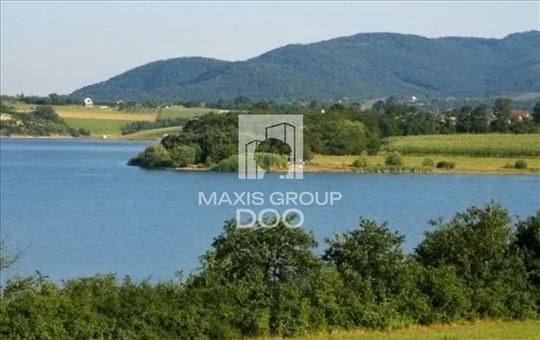 Prodaja placa direktno pored Gruzanskog jezera