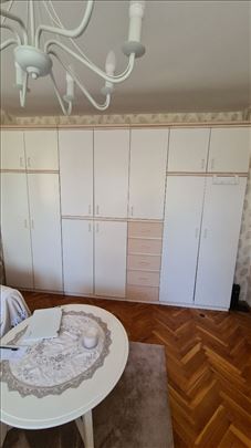 Prodajem garderober
