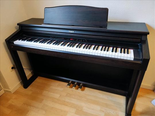 Roland HP 530 digital elktricni piano
