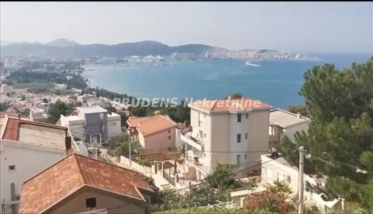 Šušanj, porodična kuća sa placem