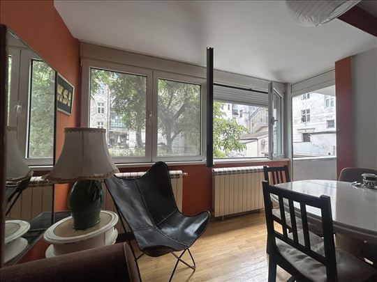 Terazije – Kralja Milana | Renoviran 61m² | Mirno 