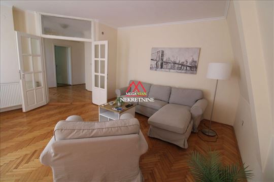 Trosoban stan - 75m2 - Centar