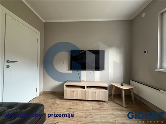 Uknjižena kuća Višnjica, 75m2, 4.13 ari, nameštena