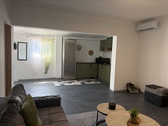 Zemun centar - Kuća 65m2 - dvorište