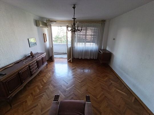 Botanička bašta,72m2,uknjizen,svi stambeni krediti
