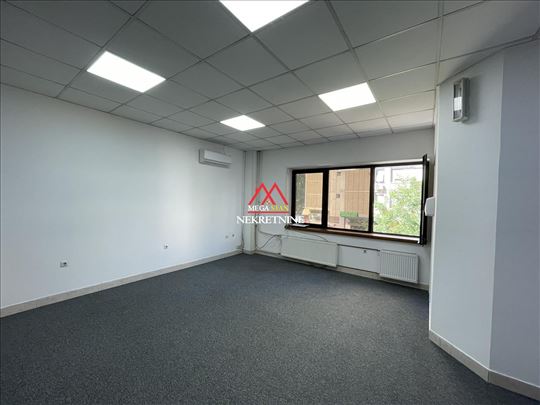 Bulevar Oslobođenja - 30m2 - kancelarija