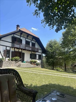 Divcibare -Prelepa kuca na placu od 44 ara