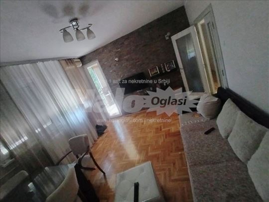 Kompletno renoviran stan sa svim stvarima