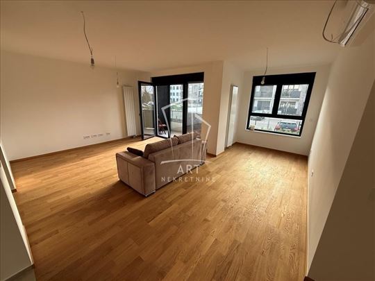 Kosa Kvart ,stan sa dvorištem 100 m2 ID#15985