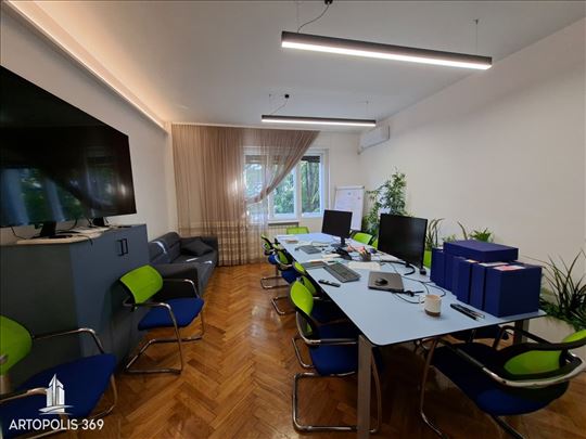 Lux posl. prostor, 3 kancelarije, sunčan i svetao