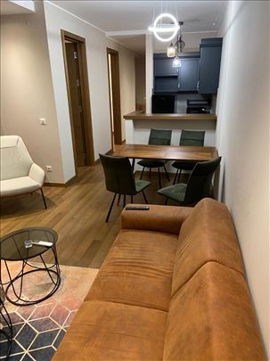 Lux stan Vukov spomenik centar grada 