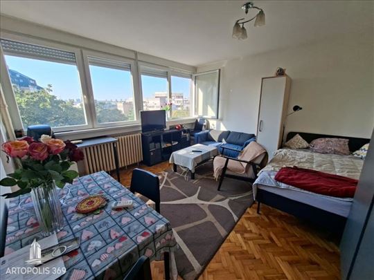 Odmah useljiv, investicija, može kredit za mlade! 