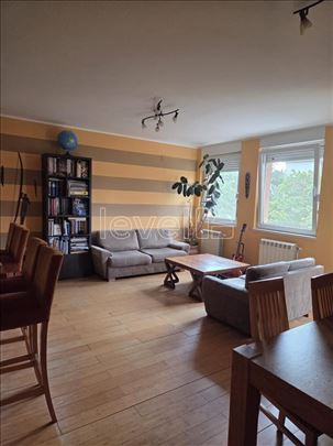 Stan,Novi Sad,Bulevar Oslobođenja,kv: 69.00