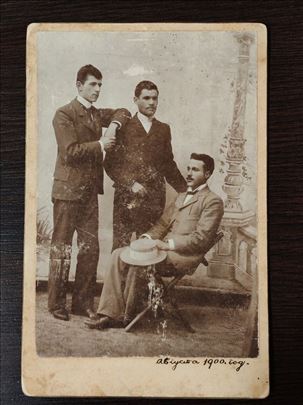 Stara velika kartonka – trojica muškaraca 1900.