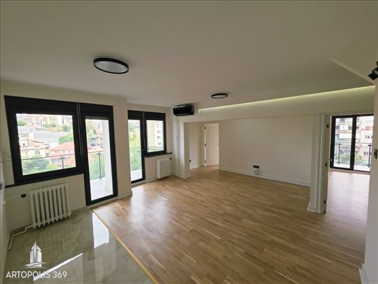 Trosoban, lux, savršen pogled na Hram Svetog Save