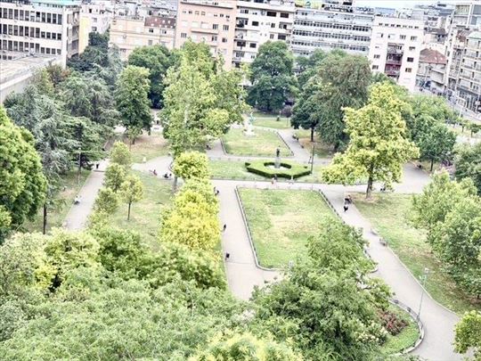 3.0 stan najstroži centar sa parkingom