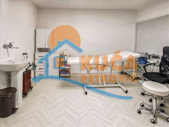 Izdaje se poslovni prostor 120m2 u blizini Gradske