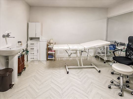 Izdaje se poslovni prostor 120m2 u blizini Gradske