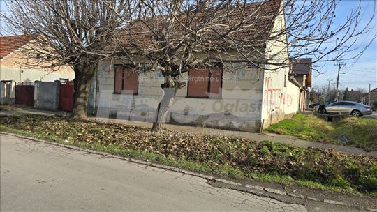 Kuća sa placem 3,25 ari Stara Pazova