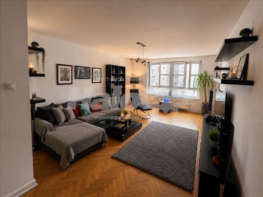 LUX trosobni stan 93 m² sa garažom – Autokomanda