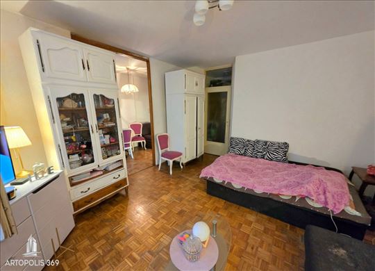 Odličan, adaptibilan u jednoiposoban