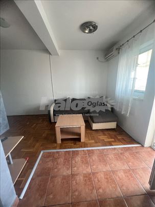 Predivan stan 50m2, Viteza Karadjordjeve Zvezde