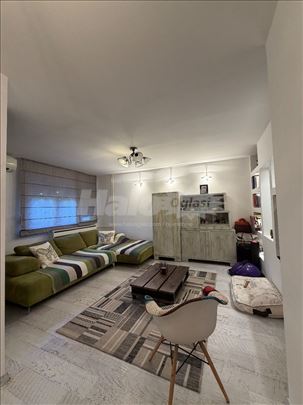 Renoviran i namešten 2,5 stan 77 m² – Medaković 3