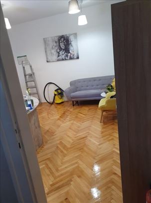Renoviran salonac, pogodan za poslovni prostor