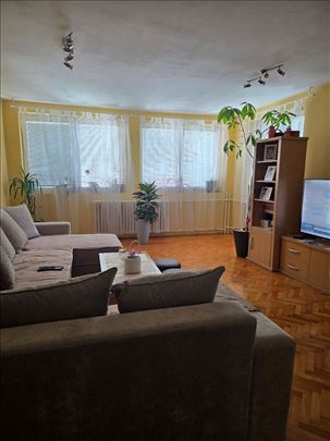 RETKA prilika Stan 96m2 u Žitomislićkoj Cerak