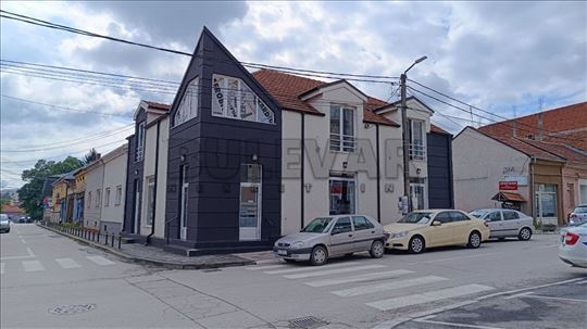 Na prodaju poslovni prostor u centru Leskovca, 300