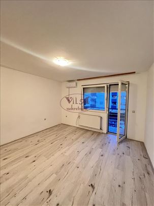 Novi Sad, Sajam, lep jednosoban prazan stan