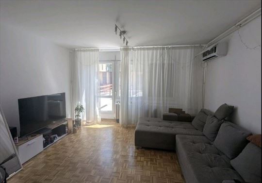 Odličan/bez nameštaja/60m2/terasa16m2/19A Blok